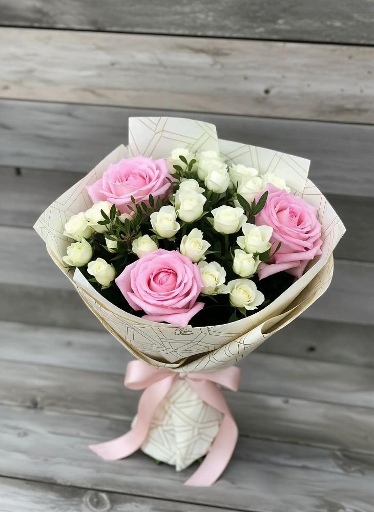 Букет цветов из: Розы в Автурах