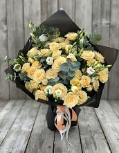 Букет цветов из:  Розы и Лизиантусы в Автурах