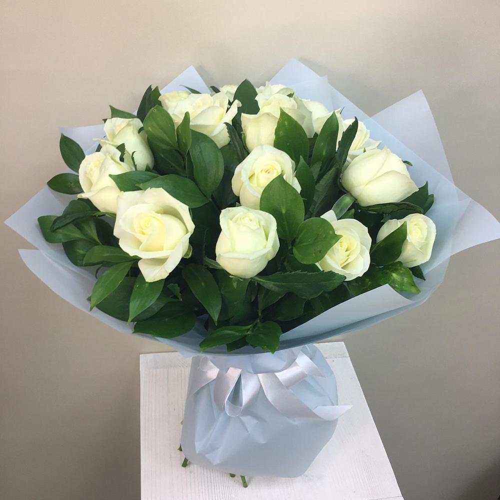 Букет 15 Белых роз Проуд в Автурах