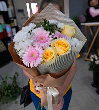 Букет цветов из:  Герберы, Розы и Хризантемы в Автурах