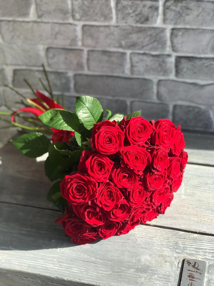Букет Красные розы Фридом в Автурах