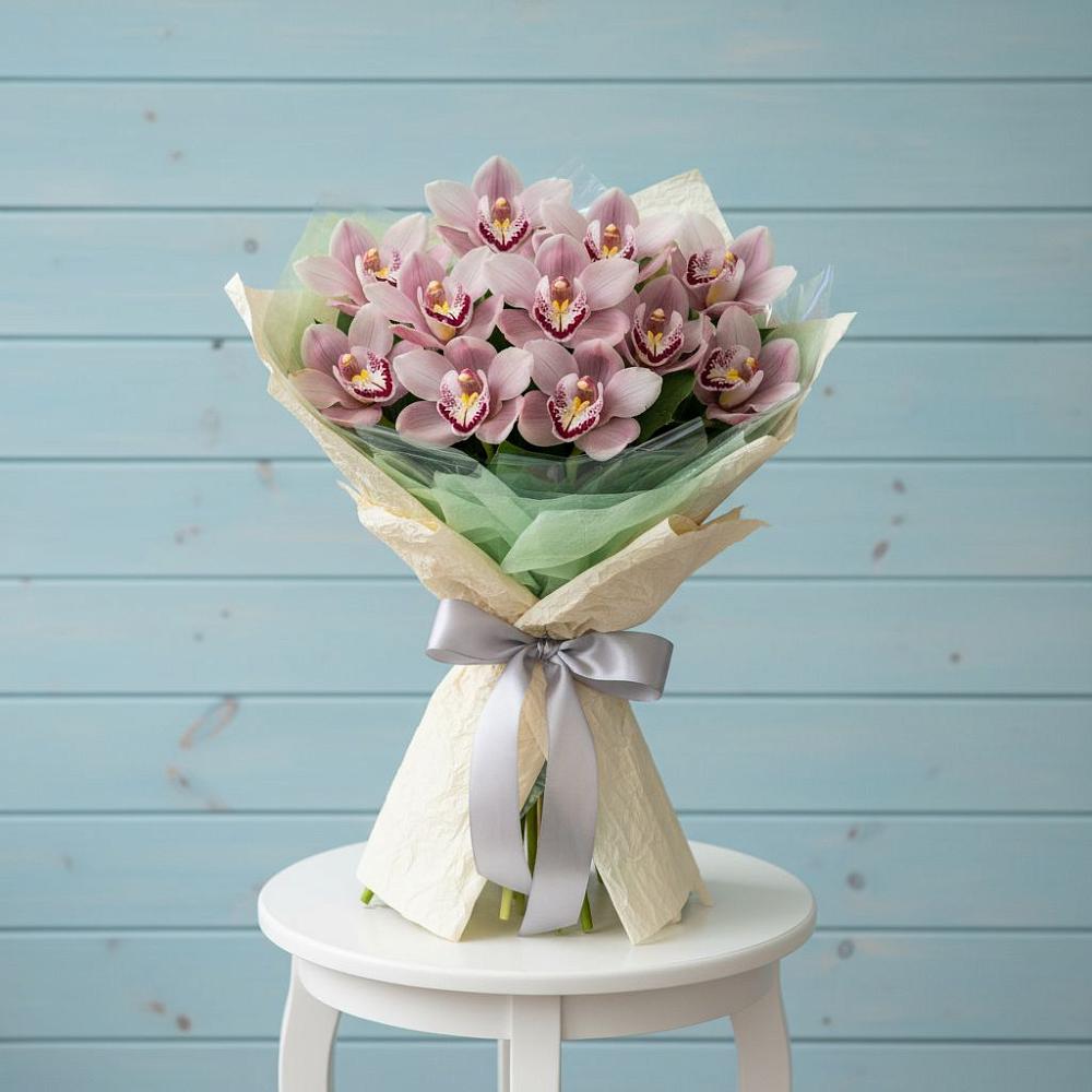 Букет цветов из: Орхидеи и Розы в Автурах