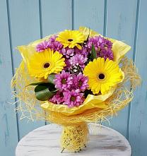 Букет цветов из:  Хризантемы и Герберы в Автурах