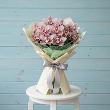 Букет цветов из:  Орхидеи и Розы в Автурах