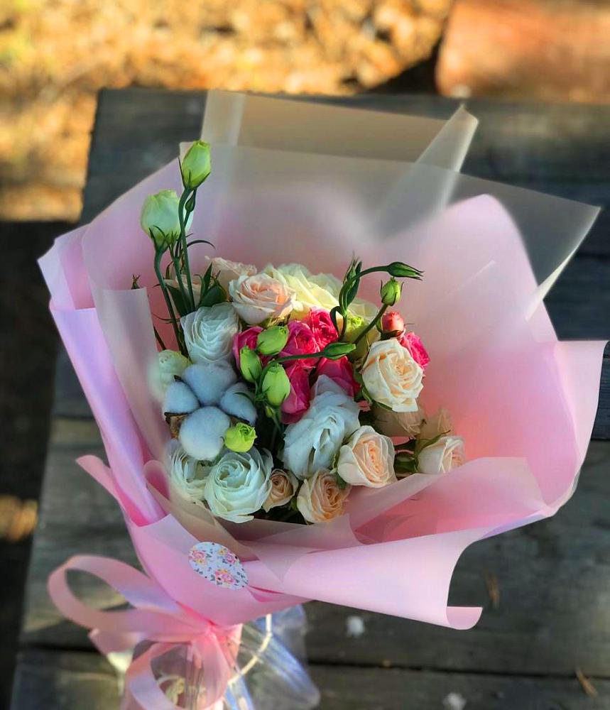 Букет цветов из: Розы и Лизиантусы в Автурах