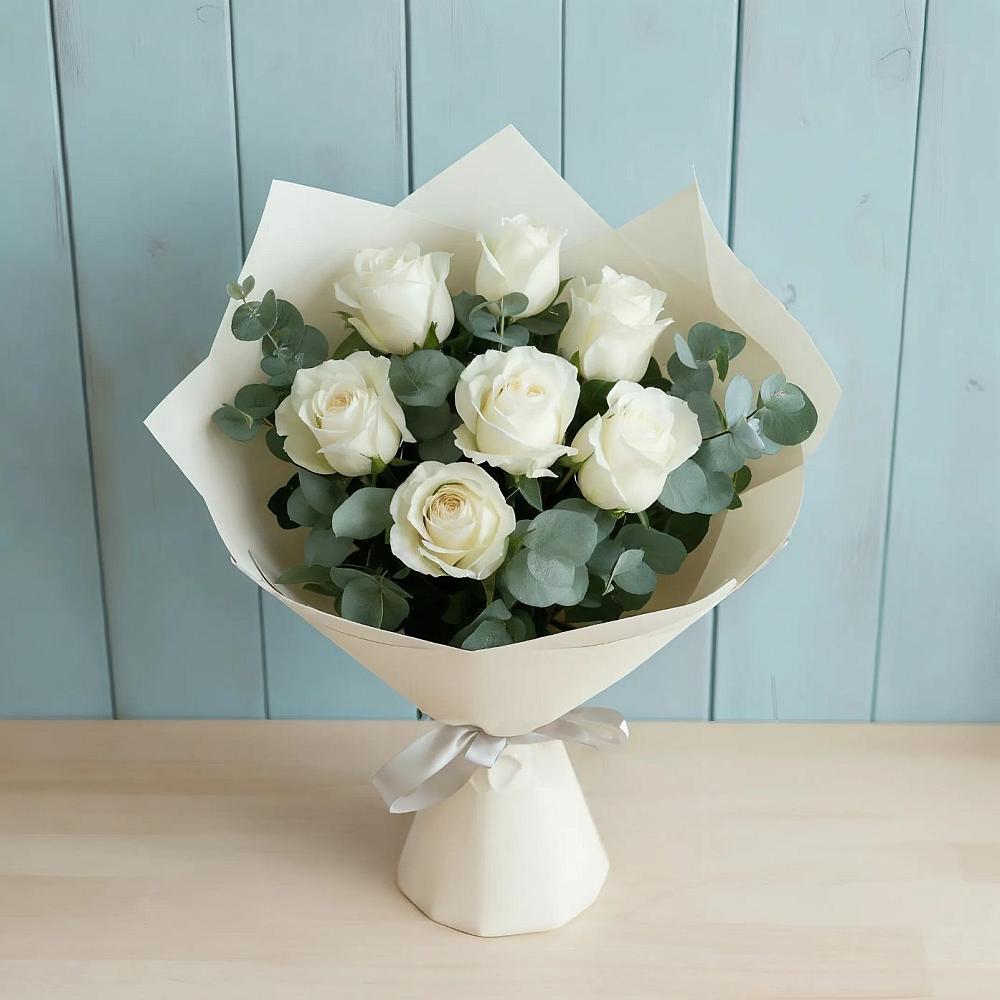 Букет Белые розы в Эвкалипте в Автурах