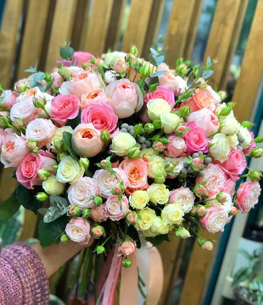 Букет цветов из: Розы в Автурах