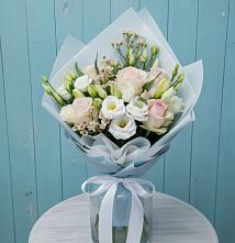 Букет цветов из:  Розы и Лизиантусы в Автурах