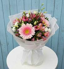 Букет цветов из:  Герберы, Альстромерии и Лизиантусы #REPLACE_PRED# Автурах