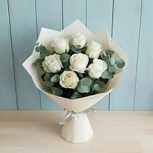 Букет Белые розы в Эвкалипте в Автурах