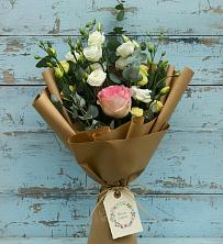 Букет цветов из:  Розы и Лизиантусы в Автурах