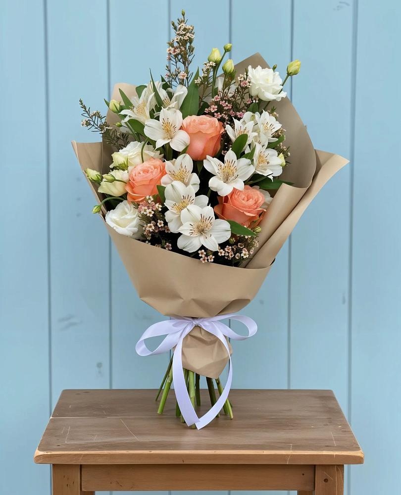 Букет цветов из: Альстромерии, Лизиантусы, Розы и Хризантемы в Автурах